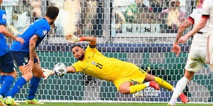 Donnarumma stile Ronaldo. I tifosi: "Vieni alla Juve"
