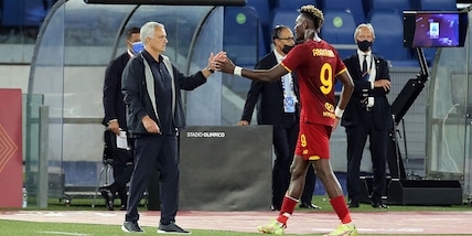 Roma, con la Juve Mourinho spera di avere Abraham in panchina