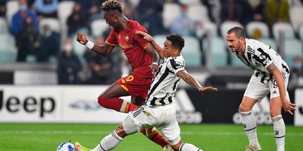 Juve-Roma, gol di Abraham: c’è una mano ma Orsato sbaglia comunque