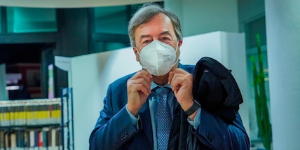 Burioni: "Bisogna convincere chi ha paura del vaccino"