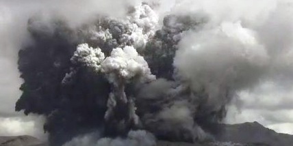 Giappone, erutta il Monte Aso: sale il livello di allerta