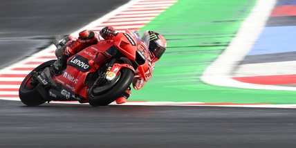 MotoGp, Bagnaia in pole position a Misano. Quartararo fuori in Q1