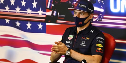 F1, Verstappen batte Hamilton in qualifica: "Penso che la gente voglia entrambi davanti"