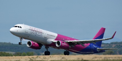 Sbaglia il volo Palermo-Bologna e arriva in Polonia: la disavventura