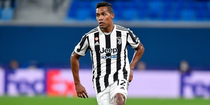 Moviola Inter-Juve: c'è il rigore su Alex Sandro. Dzeko: il gol è regolare