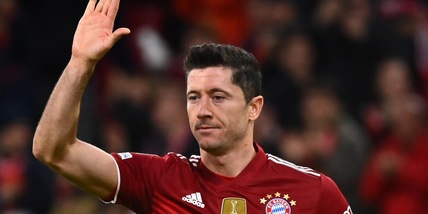 Lewandowski trascina il Bayern agli ottavi. Al Chelsea basta Ziyech