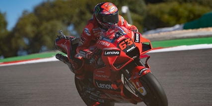 MotoGp, Gp Algarve: Bagnaia ancora in pole position davanti a Miller