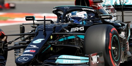 F1, Gp Messico: Bottas in pole position davanti a Hamilton. Sainz è 6°