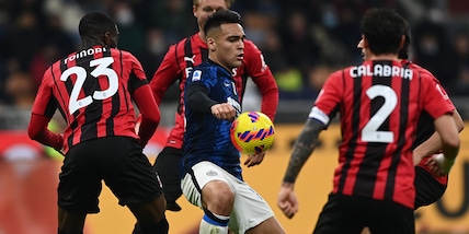 Milan-Inter 1-1: rigore di Calhanoglu e autogol di De Vrij, pari nel derby