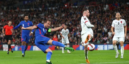 Manita Inghilterra, triplo Kane e Qatar ad un passo. Poker della Polonia