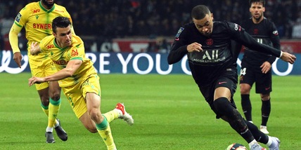 Mbappé e la magia di Messi: tris in dieci del Psg al Nantes