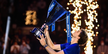 Zverev batte Medvedev in finale e vince le Atp Finals di Torino