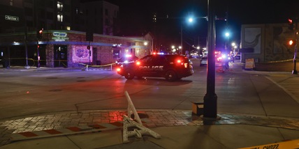 Terrore nel Wisconsin: auto su corteo natalizio, decine tra morti e feriti FOTO