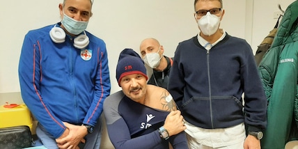 Bologna, Mihajlovic fa la terza dose: "Da stupidi non vaccinarsi"