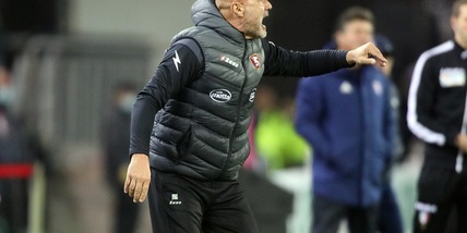 Salernitana, Colantuono: "Dobbiamo restare attaccati alle altre"