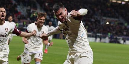 Cagliari-Salernitana 1-1: Pavoletti illude, pari Bonazzoli al 90'