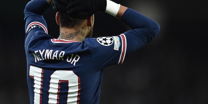 Psg, Neymar fuori 2 mesi: distorsione e danno ai legamenti