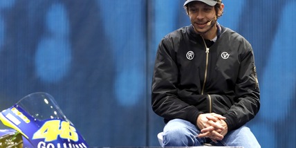 MotoGp, Rossi riceve il Tapiro: "Sarà dura veder correre gli altri"