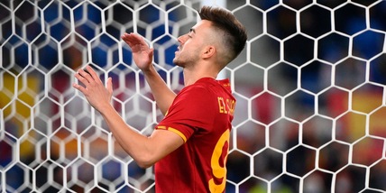 Roma, per El Shaarawy lesione al polpaccio: rischia l'Inter