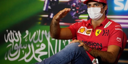 F1, Sainz : "Esordio in Ferrari positivo. Sogno il podio ad Abu Dhabi"