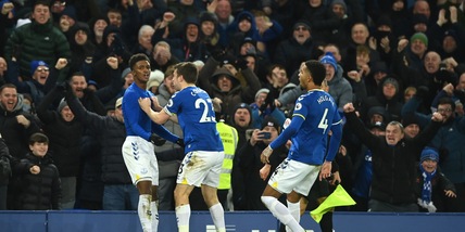 Everton, tre punti per Benitez all'ultimo respiro: 2-1 all'Arsenal