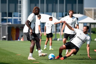 Juve-Malmoe, i convocati di Allegri: riecco De Sciglio, Kean ce la fa