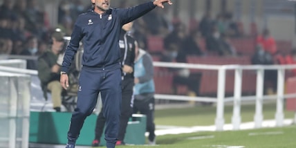 Crotone, il quinto ko di fila costa la panchina a Marino: torna Modesto