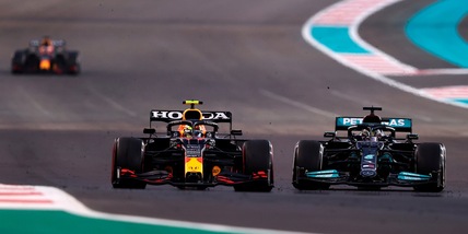F1, Verstappen è campione del mondo per la prima volta: Hamilton battuto ad Abu Dhabi