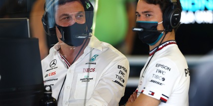 F1, il Gp di Abu Dhabi non finisce mai: doppio reclamo Mercedes contro Verstappen