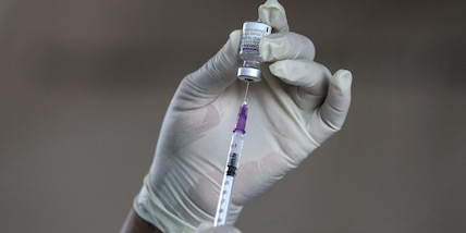 Covid, AstraZeneca: "Terza dose efficace contro Omicron"