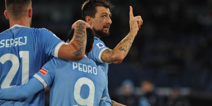 Lazio, i tifosi scaricano Acerbi: "Uomo senza onore, vai via!"