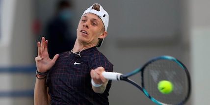 Covid, positivo Shapovalov: a rischio per gli Australian Open