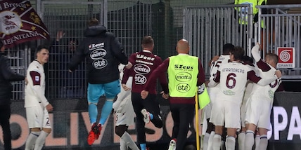 Salernitana, altri due calciatori positivi al Covid: il totale sale a sei