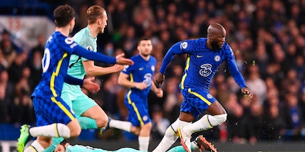 Lukaku illude il Chelsea: solo 1-1 col Brighton. Tre punti per il Manchester City