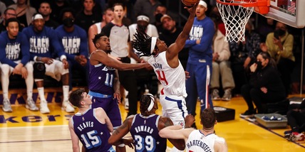 Nba, Lakers beffati ancora dai Clippers. Buona la prima Harden-Embiid
