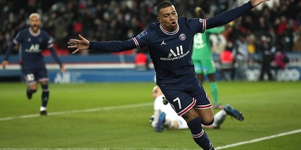 Ligue 1, doppietta show di Mbappé: Psg a +16 su Nizza e Marsiglia