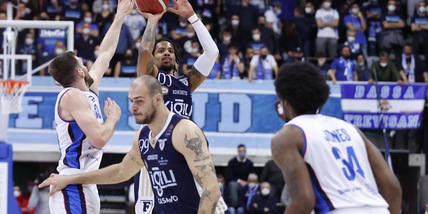 Serie A, torna a vincere la Fortitudo: Treviso ko all'overtime