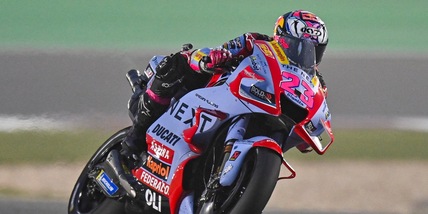 MotoGp, Gp Qatar: Bastianini trionfa davanti a Binder. Out Bagnaia