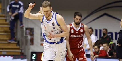 Serie A, vince Sassari: show di Bendzius. Napoli ko a Cremona 96-93