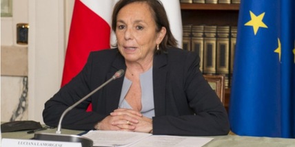 Lamorgese: “Dal 14 marzo taser a forze di polizia in 18 città”