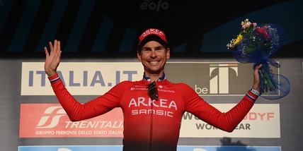 Tirreno-Adriatico, maxi fuga di Barguil: la quinta tappa è sua