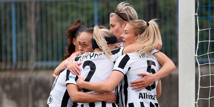 La Juve conquista tre punti preziosi a Napoli: in gol Hurtig e Caruso