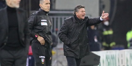 Cagliari, Mazzarri furente: "Punto perso per un rigore non dato"