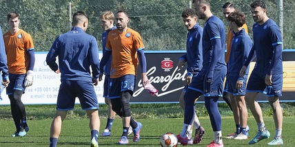 Napoli, paura a Castel Volturno: sfondati i cancelli!