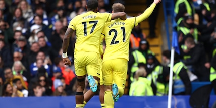 Premier League, Eriksen gol: il Brentford stende il Chelsea. Il City resta in vetta