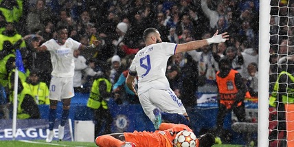 Benzema, tripletta al Chelsea: festa Real. Il Villarreal stende il Bayern