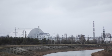 Ucraina, a Chernobyl i soldati russi toccavano scorie radioattive a mani nude
