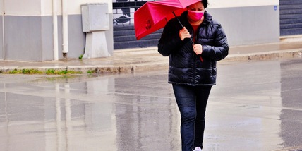 Monza, tragedia sfiorata: la croce del Duomo si stacca, bimbo ferito