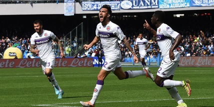 Il Napoli crolla, la Fiorentina vola con Gonzalez, Ikoné e Cabral