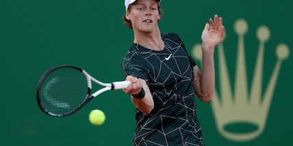 Sinner ko a Montecarlo, Zverev va in semifinale